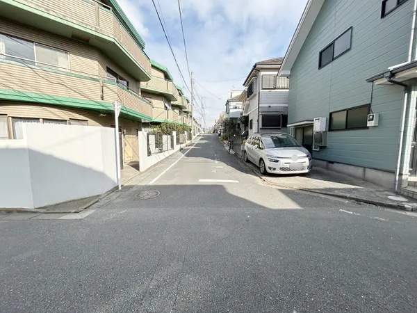 前面道路含む外観