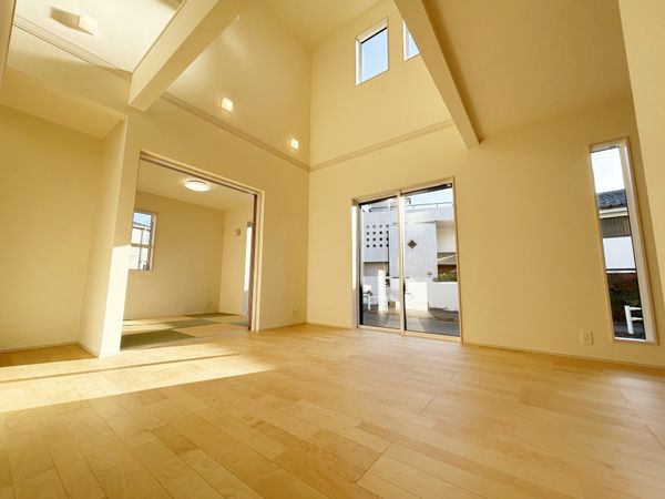 稲城市東長沼 新築戸建2号棟 リビング