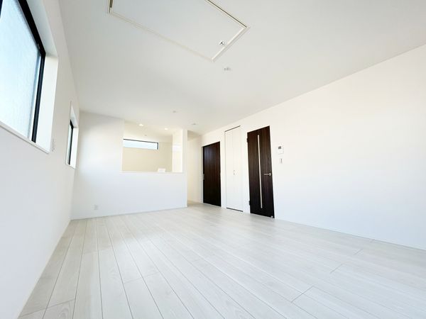 調布市国領町7丁目新築戸建 リビング