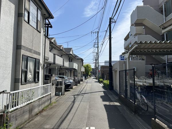 調布市八雲台1丁目 戸建 前面道路含む外観 前面道路含む外観