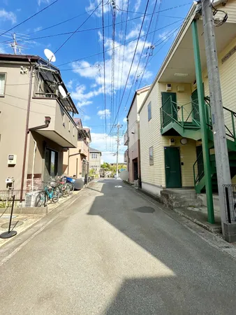 前面道路含む外観