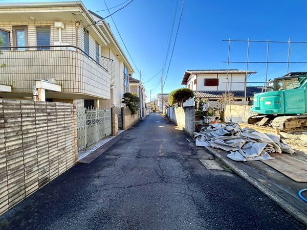 調布市深大寺北町1丁目新築戸建 2号棟 前面道路含む外観