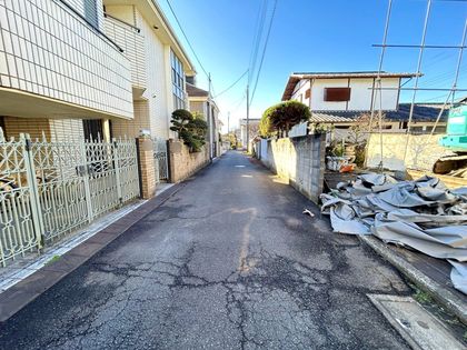 調布市深大寺北町1丁目新築戸建 3号棟 前面道路含む外観