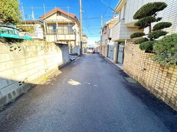 調布市深大寺北町1丁目新築戸建 3号棟 前面道路含む外観