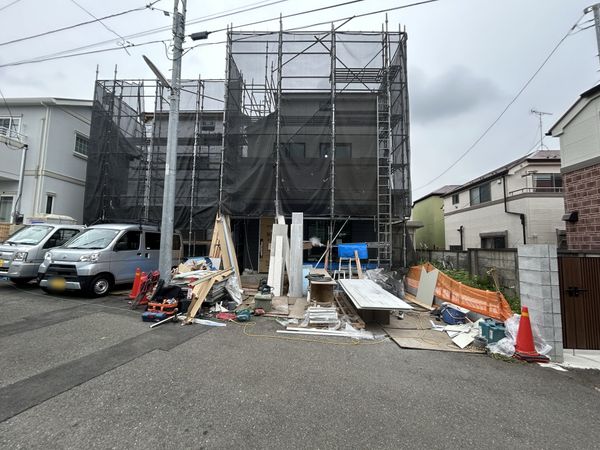 調布市深大寺北町4丁目 新築戸建B号棟 前面道路含む外観 調布市深大寺北町4丁目 新築戸建B号棟 前面道路含む外観