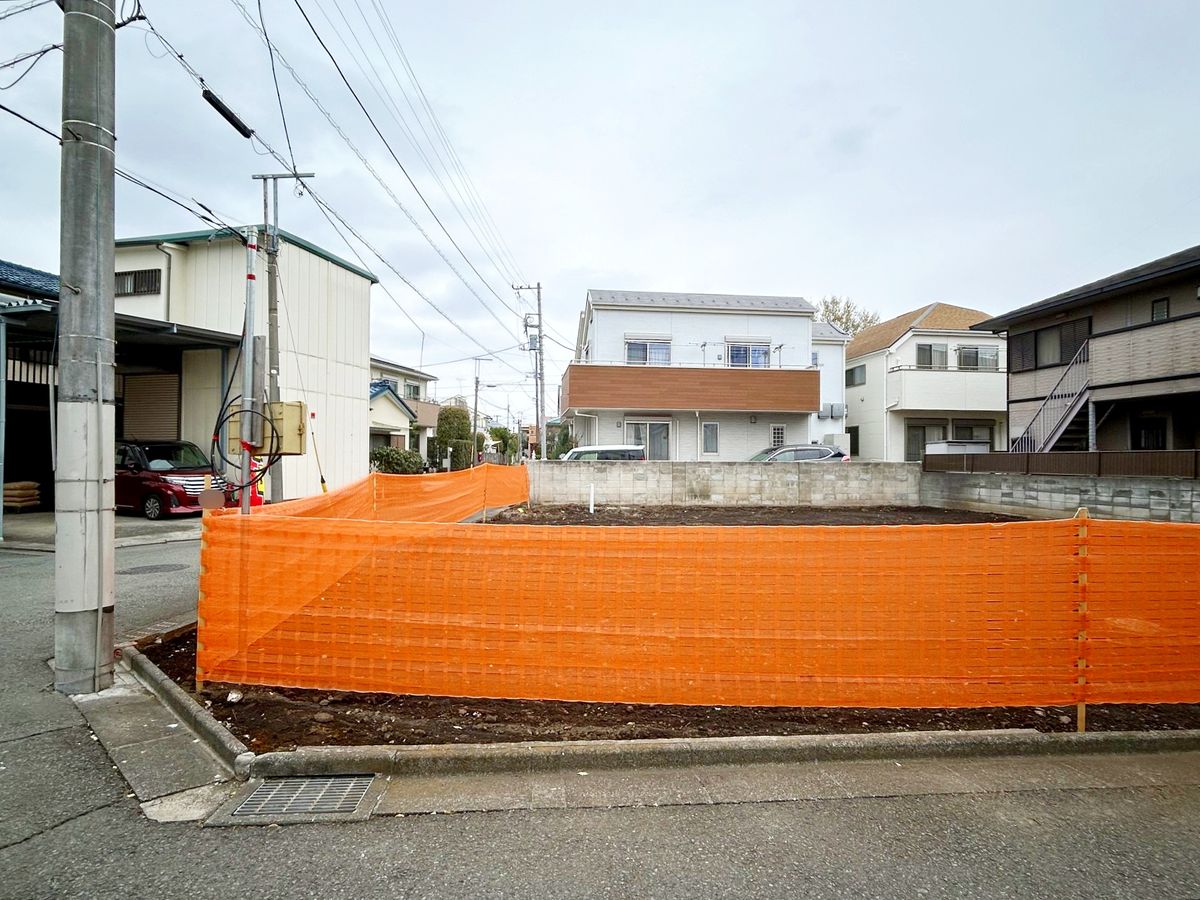 前面道路含む外観