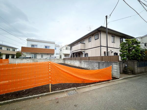 調布市富士見町3丁目新築戸建 B号棟 前面道路含む外観 調布市富士見町3丁目新築戸建 B号棟 前面道路含む外観
