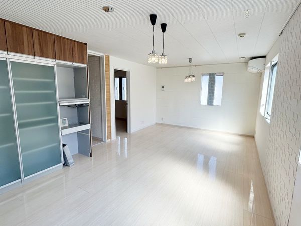 調布市西つつじケ丘3丁目 戸建 リビング
