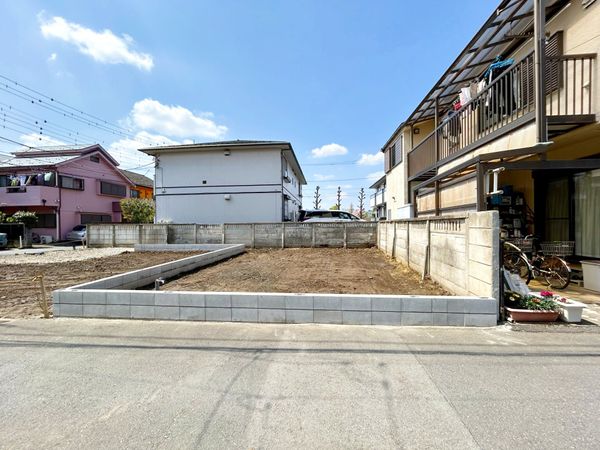 調布市上石原1丁目 新築戸建2号棟 前面道路含む外観 調布市上石原1丁目 新築戸建2号棟 前面道路含む外観
