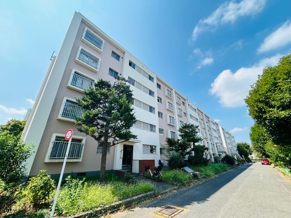多摩川住宅 ト-8号棟 外観 多摩川住宅 ト-8号棟 外観
