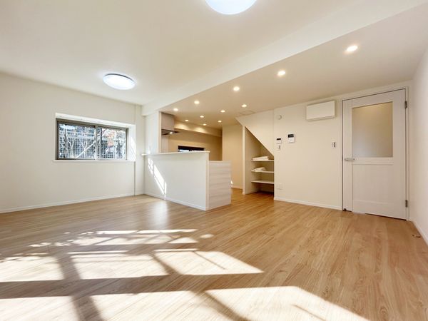 エステート聖ヶ丘2 2-23-8号棟 リビング