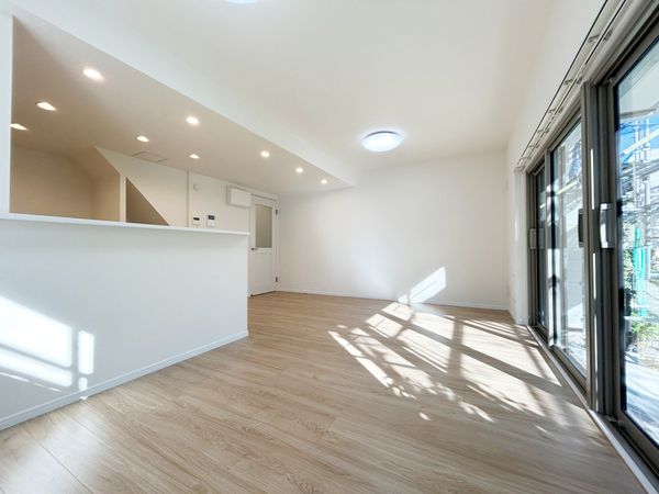 エステート聖ヶ丘2 2-23-8号棟 リビング