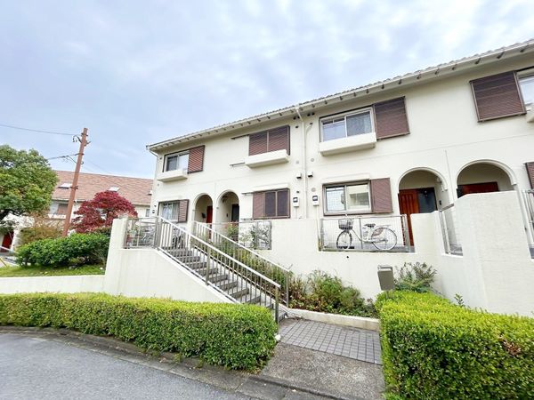 タウンハウス鶴牧4 9号棟 外観 タウンハウス鶴牧4 9号棟 外観