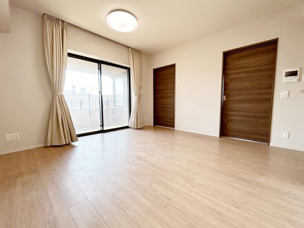 アトラス調布 光の棟 リビング アトラス調布 光の棟 リビング