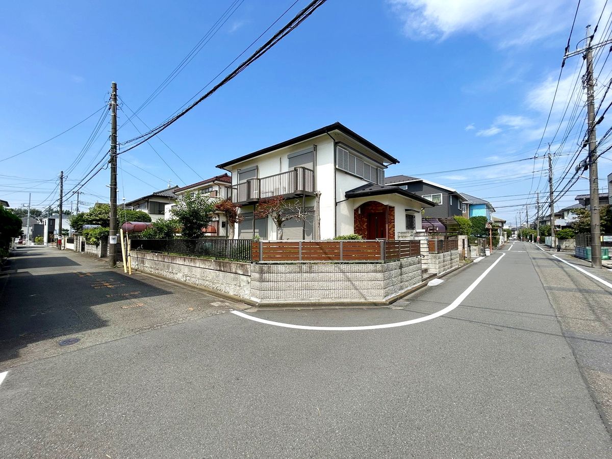 前面道路含む外観