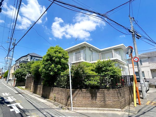前面道路含む外観