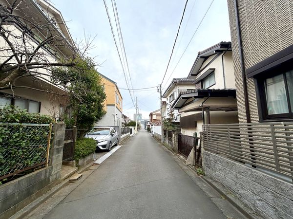 府中市本宿町3丁目 土地 前面道路含む外観