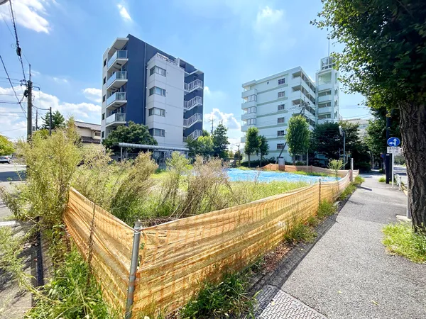 ※現地に建築確認の看板がありますが、本物件は建築条件なしの土地です、お好きなハウスメーカーで建てられます。