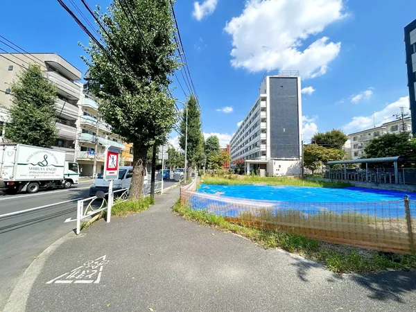 ※現地に建築確認の看板がありますが、本物件は建築条件なしの土地です、お好きなハウスメーカーで建てられます。