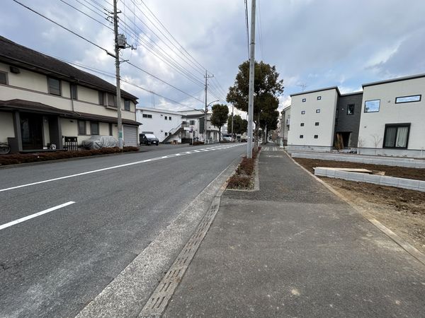 府中市日新町3丁目 土地A区画 前面道路含む外観 府中市日新町3丁目 土地A区画 前面道路含む外観