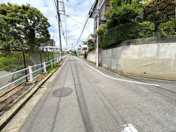 前面道路含む外観