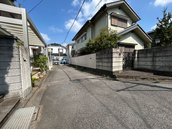 前面道路含む外観