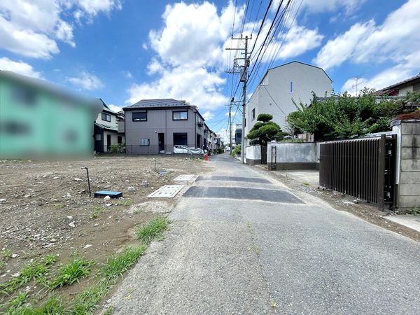 前面道路含む外観