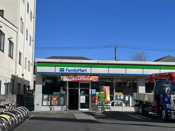 徒歩4分。