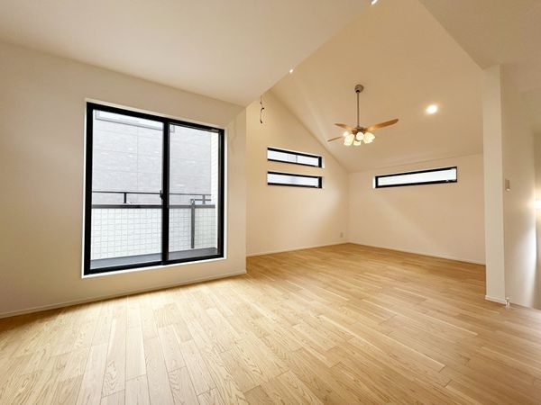 稲城市大丸新築戸建 3号棟 リビング