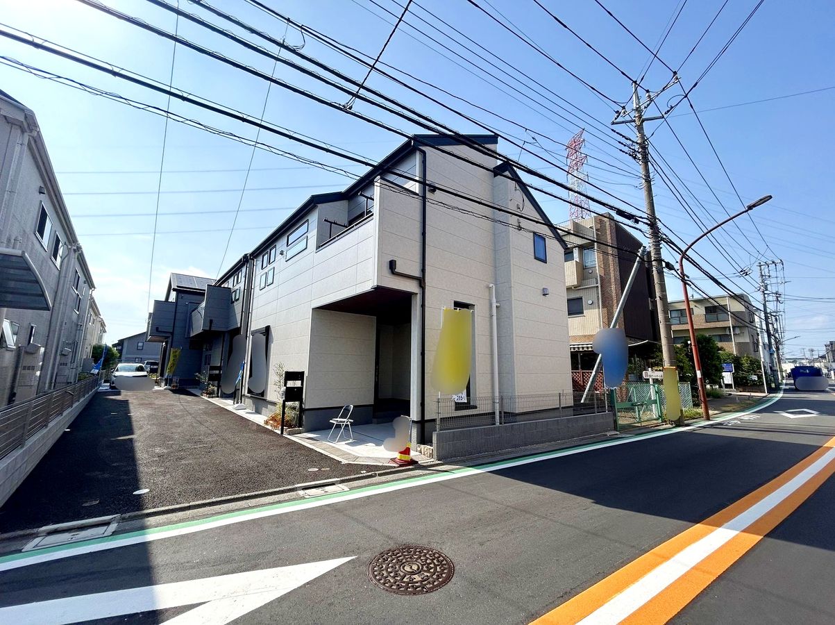 前面道路含む外観