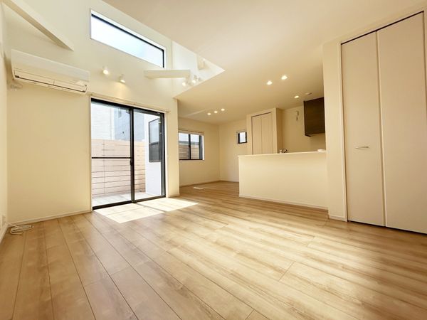 府中市幸町1丁目 戸建 リビング