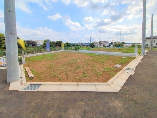 府中市南町1丁目 新築戸建 D号棟 前面道路含む外観