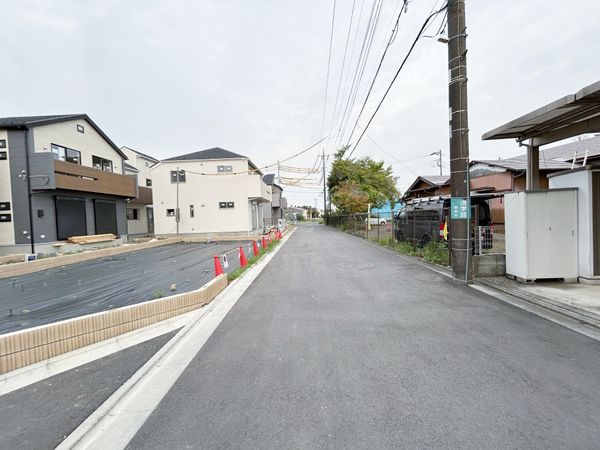 府中市四谷4丁目 新築戸建9号棟 前面道路含む外観 府中市四谷4丁目 新築戸建9号棟 前面道路含む外観
