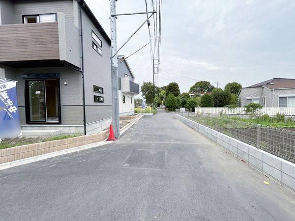 府中市四谷4丁目 新築戸建13号棟 前面道路含む外観 府中市四谷4丁目 新築戸建13号棟 前面道路含む外観