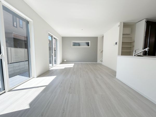 府中市美好町3丁目 新築戸建 2号棟 リビング