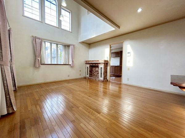 府中市分梅町5丁目 戸建 リビング