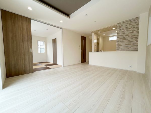 府中市四谷4丁目 新築戸建3号棟 リビング