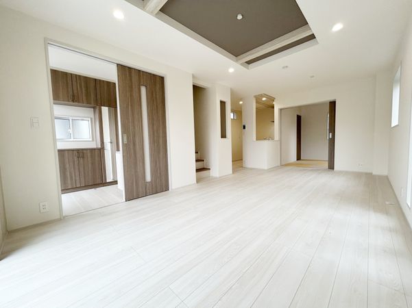 府中市四谷4丁目 新築戸建5号棟 リビング