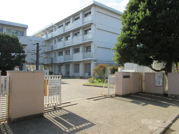 府中市立府中第八中学校　徒歩22分