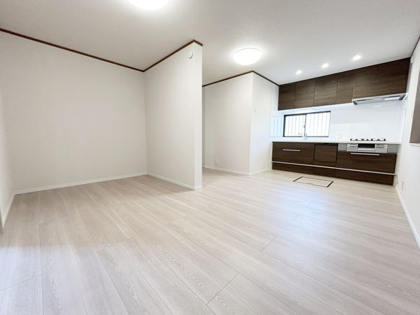 府中市本町2丁目 戸建 リビング