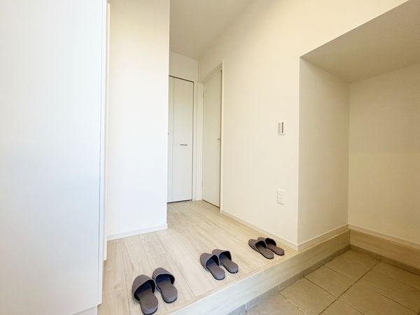 府中市南町1丁目 新築戸建2号棟 玄関