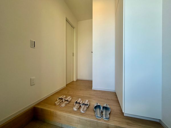 府中市南町1丁目 新築戸建1号棟 玄関 府中市南町1丁目 新築戸建1号棟 玄関