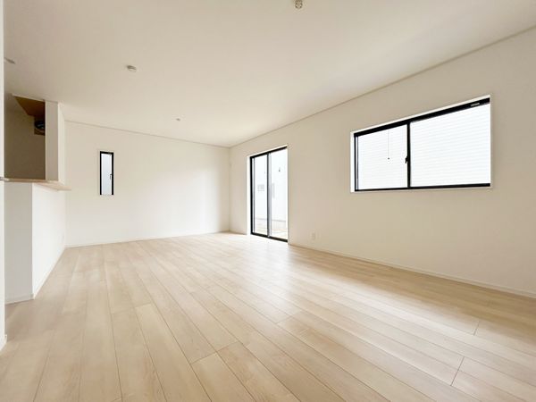 府中市日新町4丁目 4号棟 リビング