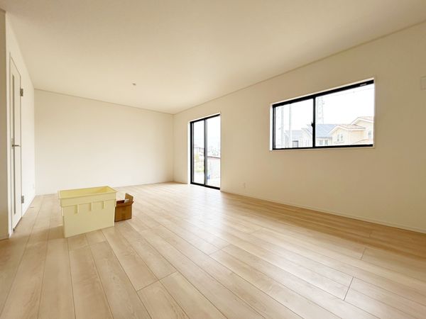 府中市日新町4丁目 6号棟 リビング