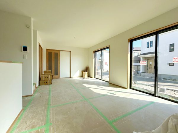 府中市日新町5丁目 A号棟 リビング