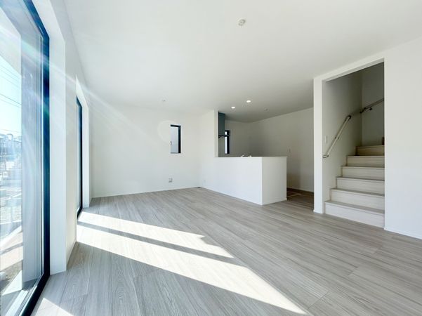 府中市日新町5丁目 B号棟 リビング