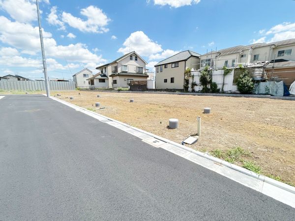 府中市日新町5丁目 M号棟 前面道路含む外観 前面道路含む外観