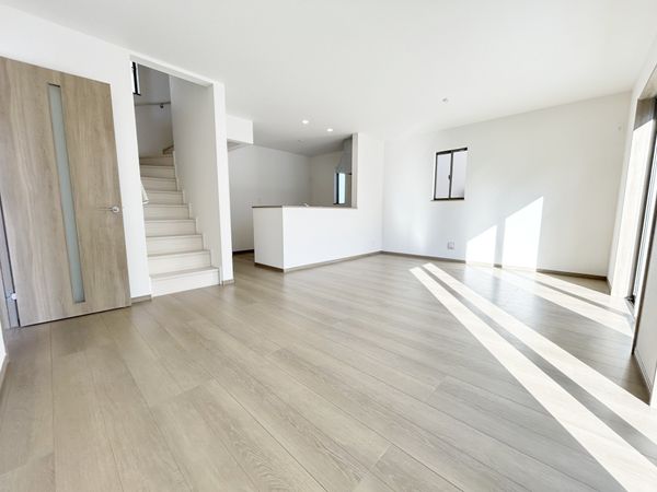 府中市日新町3丁目 戸建 D号棟 リビング