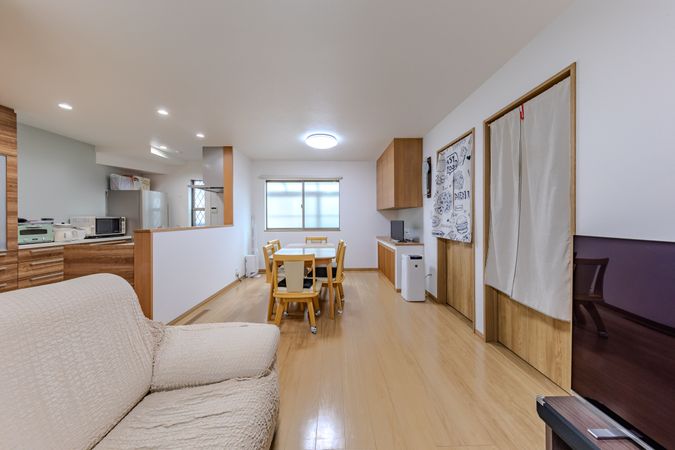 府中市清水が丘3丁目 戸建 リビング