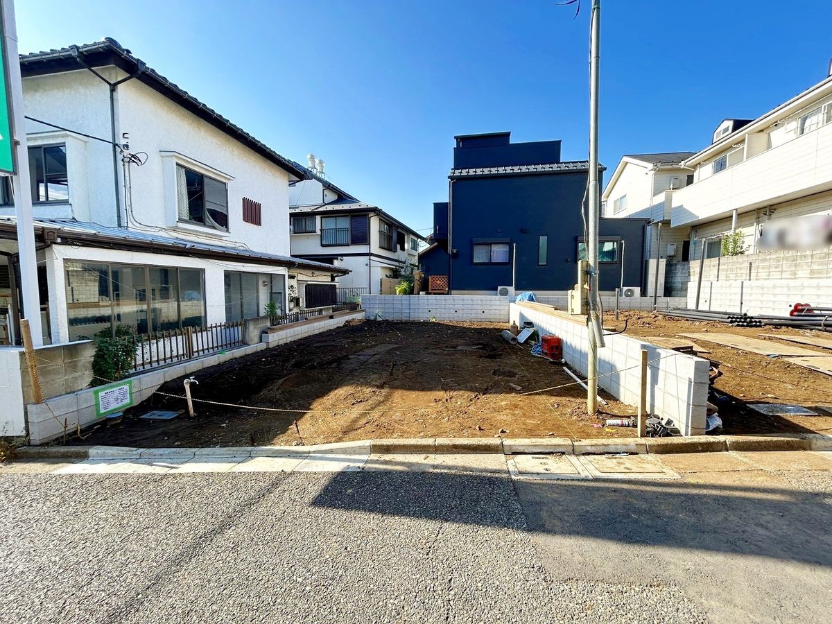 前面道路含む外観